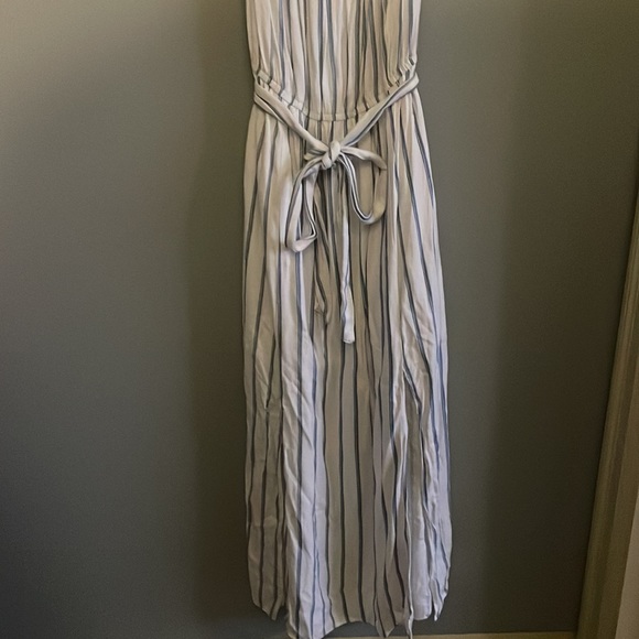 Long striped off-the-shoulder dress woth tie front and slits on the bottom - Picture 3 of 11
